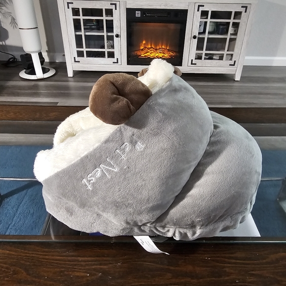 Dog Kennel Bed Breathable Dog House Cute Slippers Shaped Dog Bed Cat Washable - Picture 4 of 7